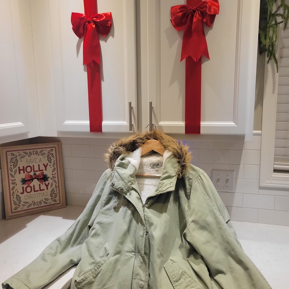 Charlotte Russe XL Sage Green Stylish Cozy Winter Faux Fur Jacket